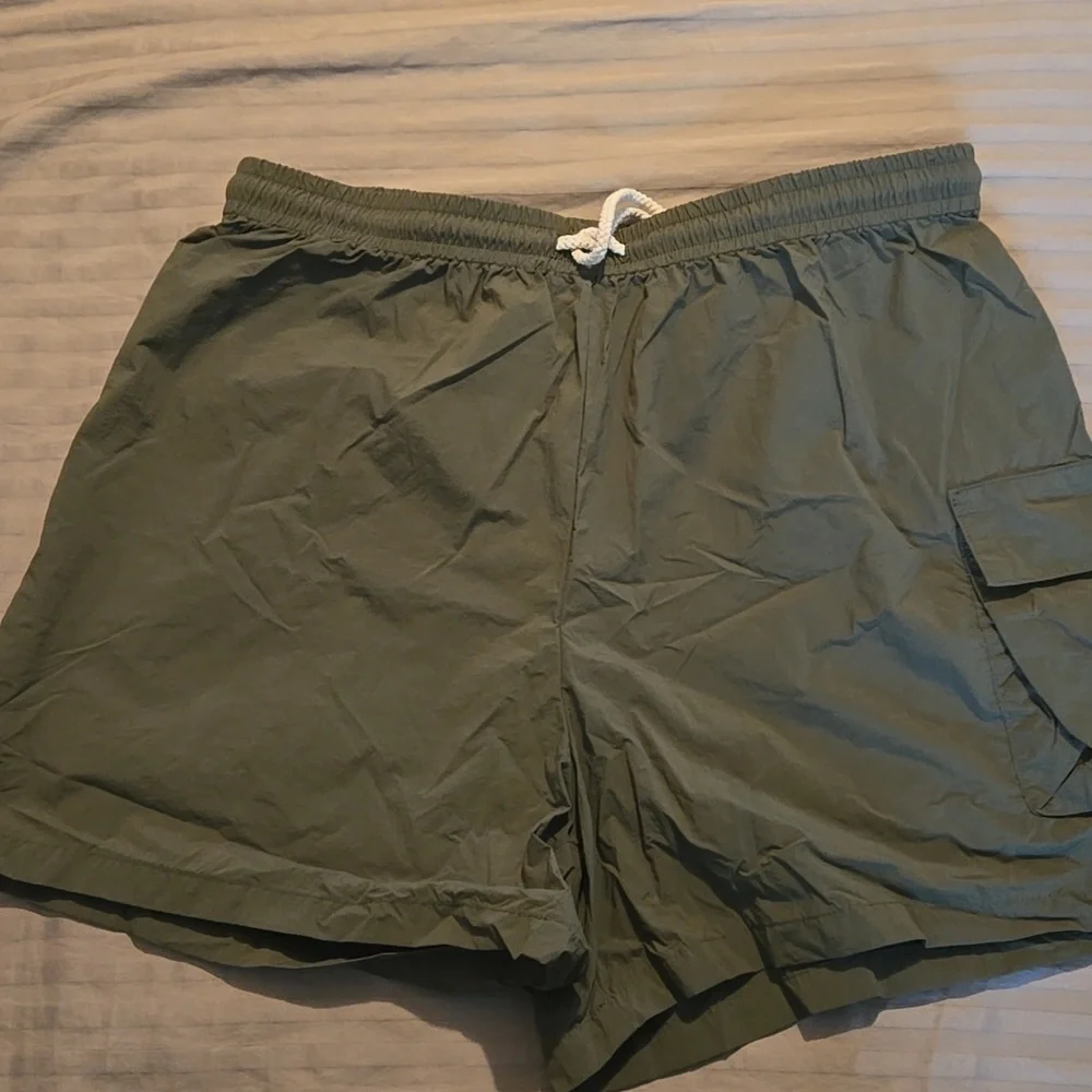 Donni Nylon Cargo Shorts - Picture 3 of 10